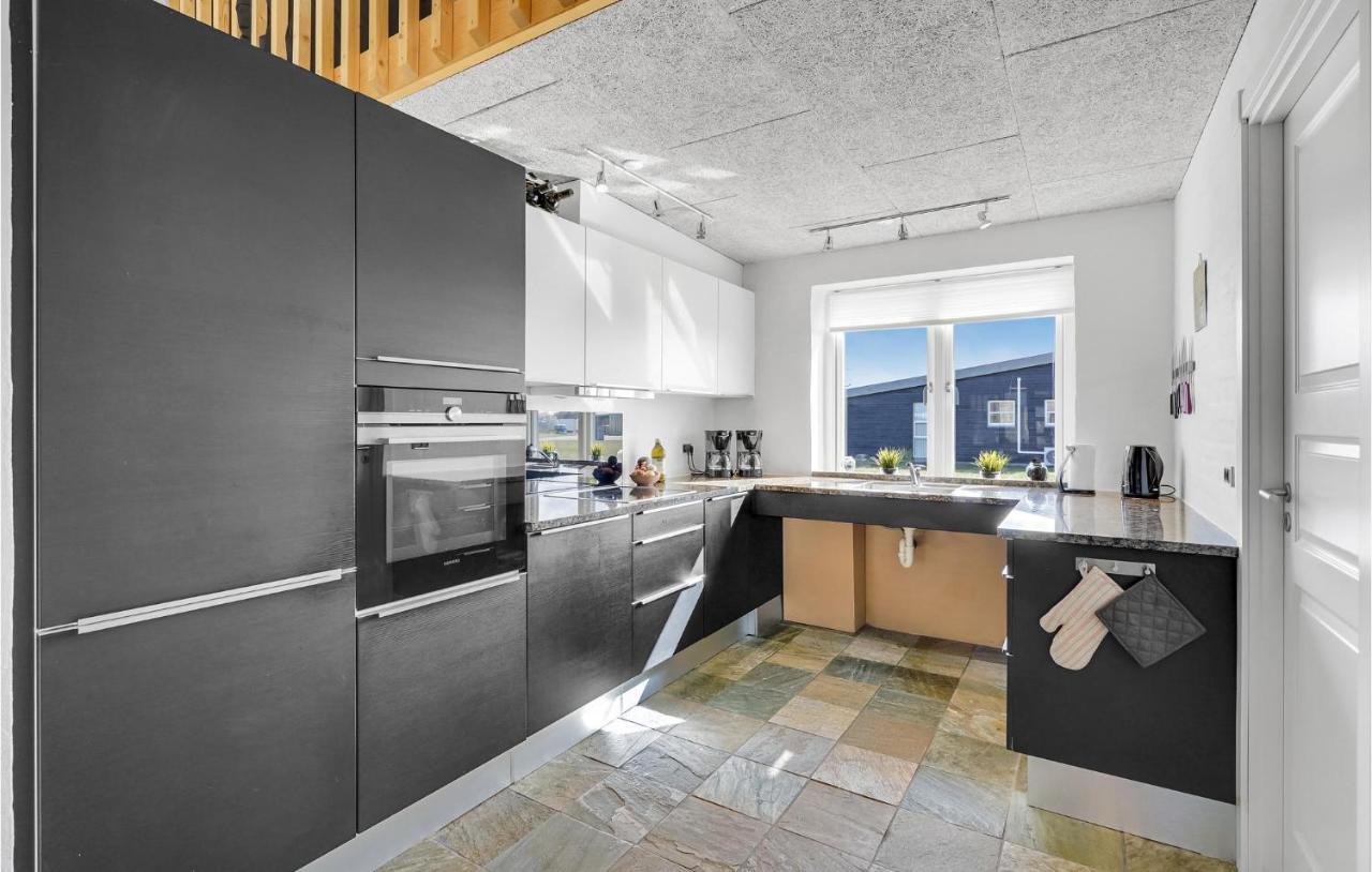 Nice Home In Tarm With Kitchen Buitenkant foto